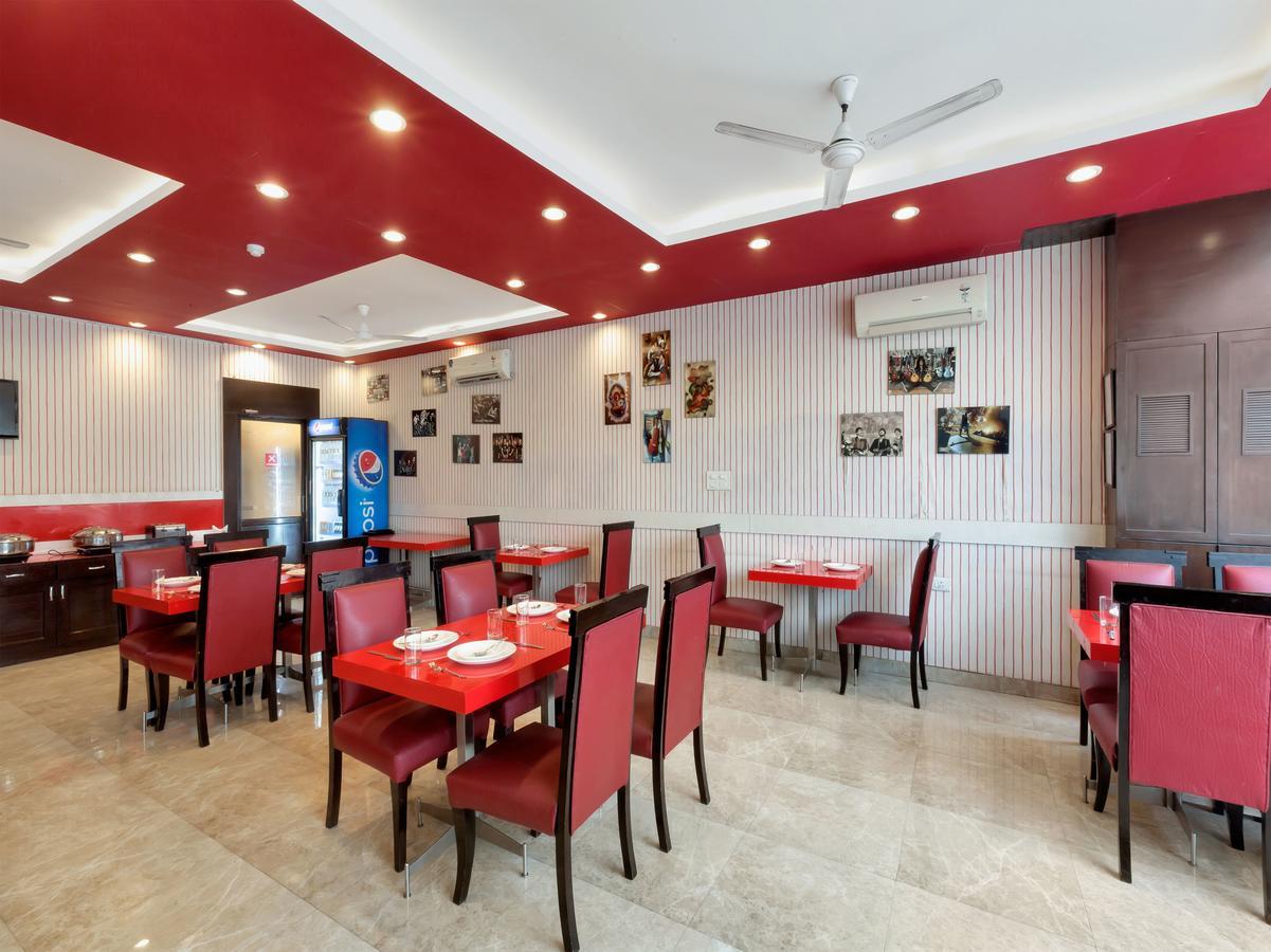 Oyo 9841 The Vivir 1 Hotell Noida Exteriör bild