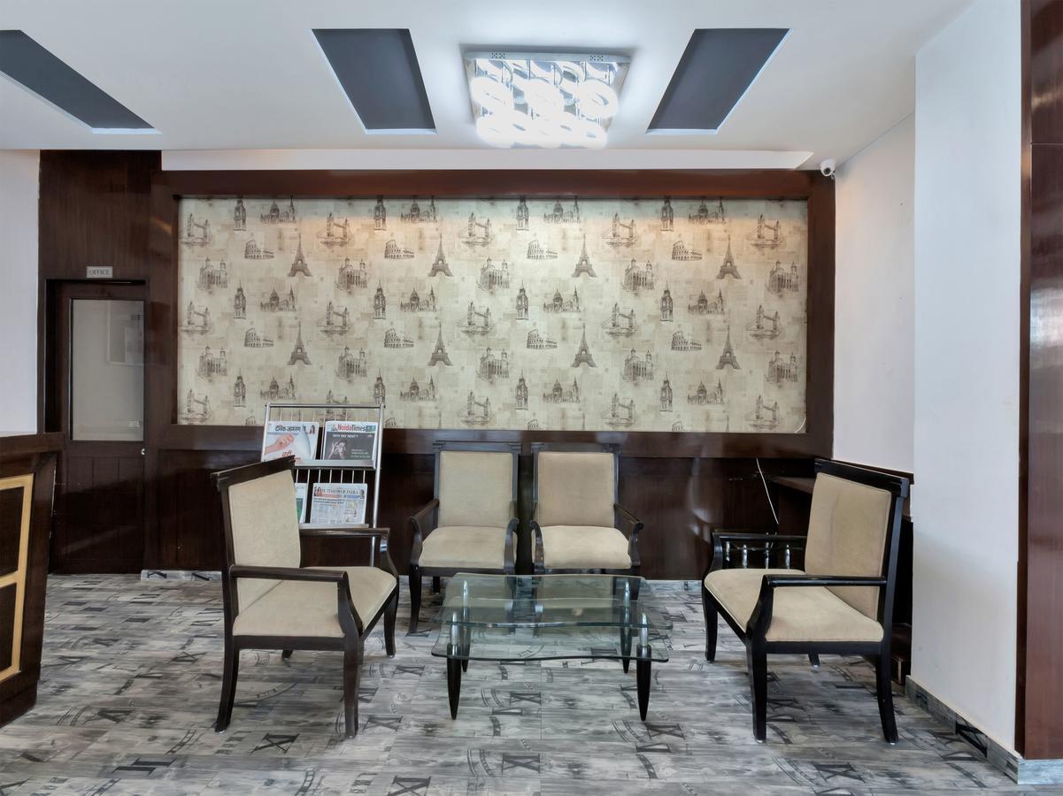 Oyo 9841 The Vivir 1 Hotell Noida Exteriör bild