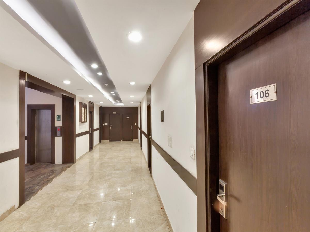 Oyo 9841 The Vivir 1 Hotell Noida Exteriör bild