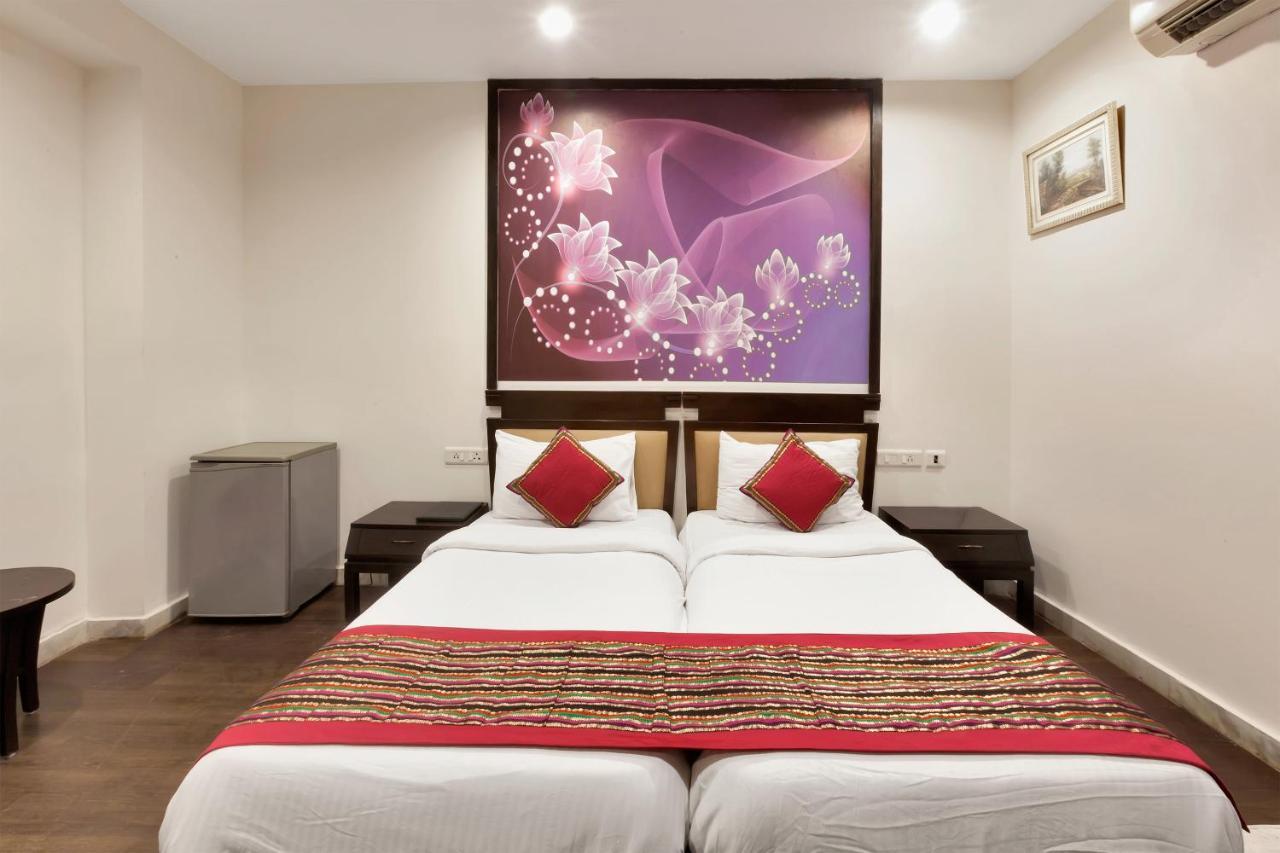 Oyo 9841 The Vivir 1 Hotell Noida Exteriör bild