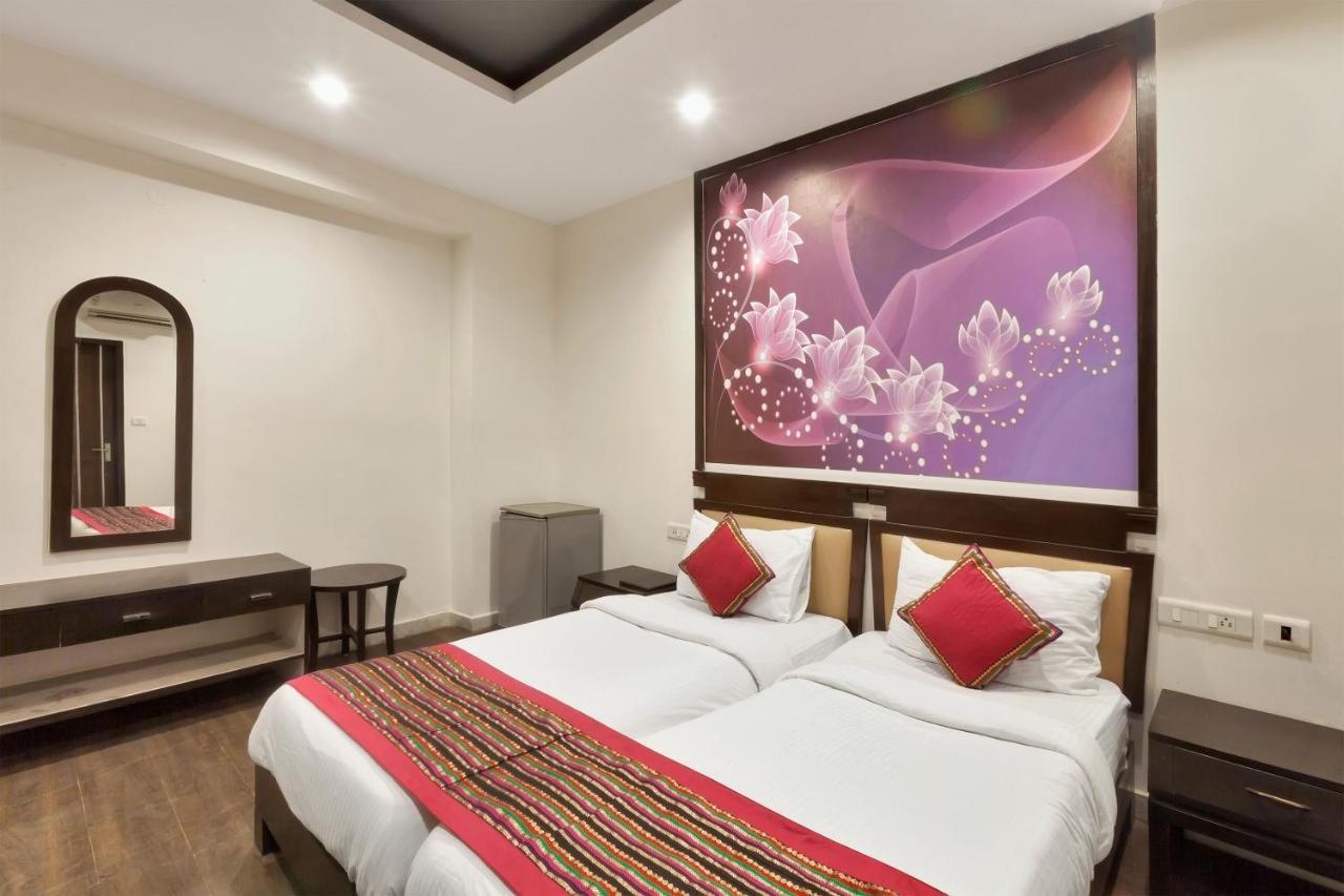 Oyo 9841 The Vivir 1 Hotell Noida Exteriör bild