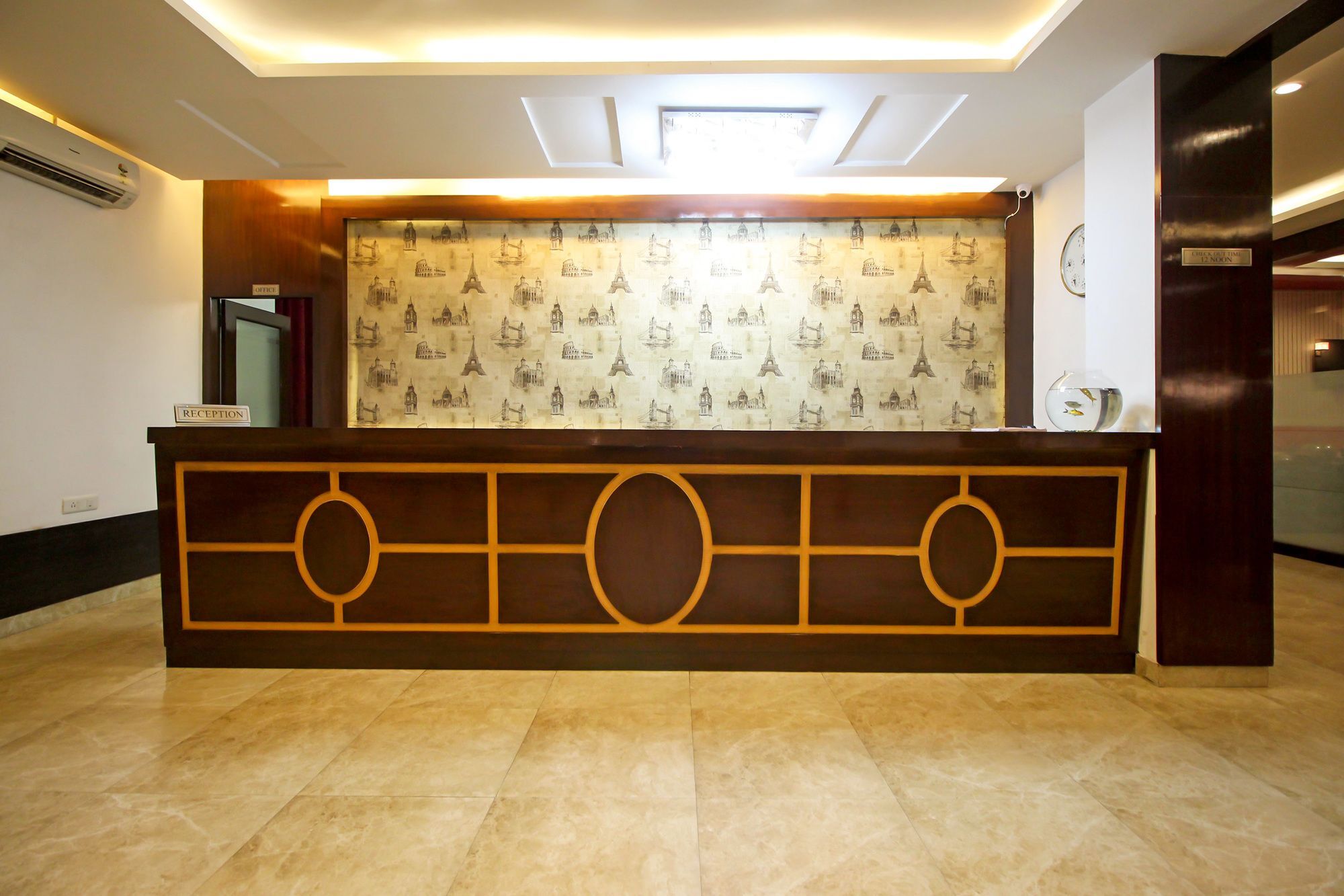 Oyo 9841 The Vivir 1 Hotell Noida Exteriör bild