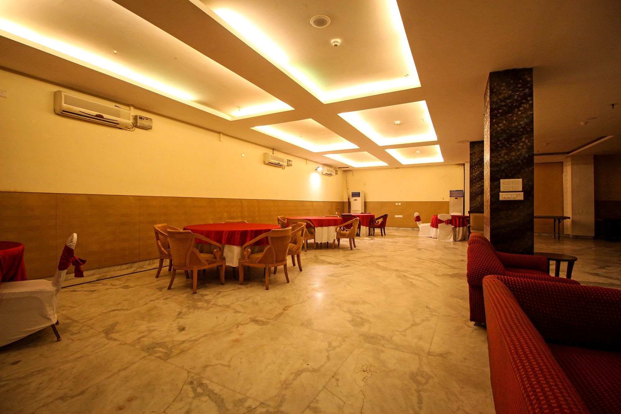 Oyo 9841 The Vivir 1 Hotell Noida Exteriör bild