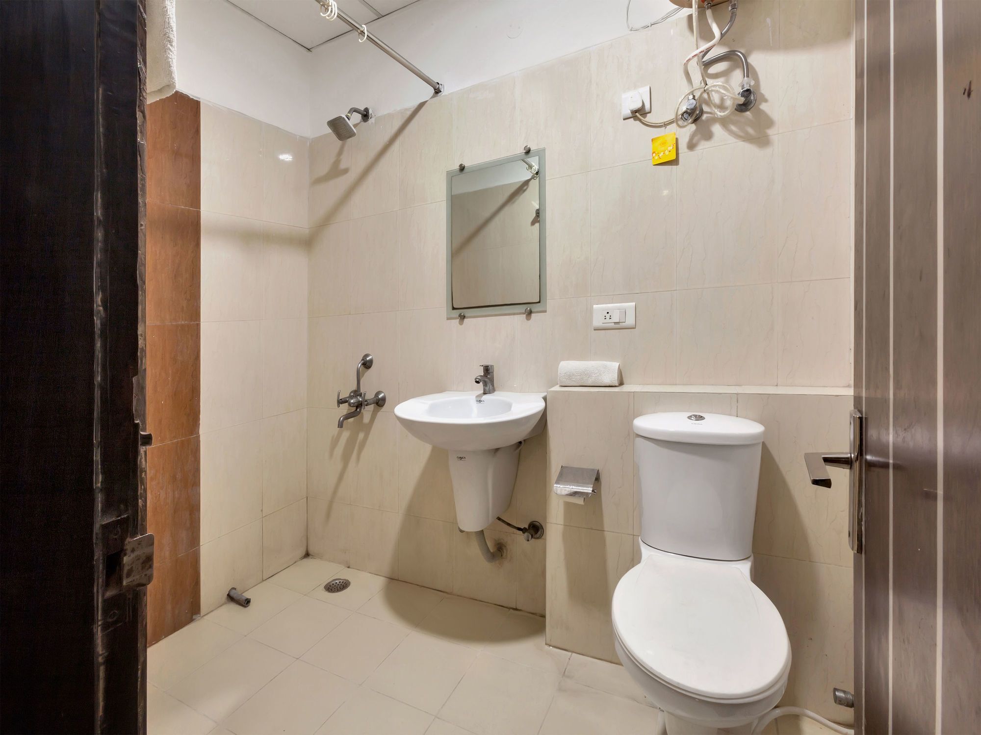 Oyo 9841 The Vivir 1 Hotell Noida Exteriör bild